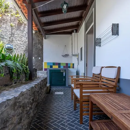 Hébergement de vacances Charming Garden Oasis By Lovelystay