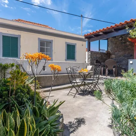 Charming Garden Oasis By Lovelystay Hébergement de vacances *