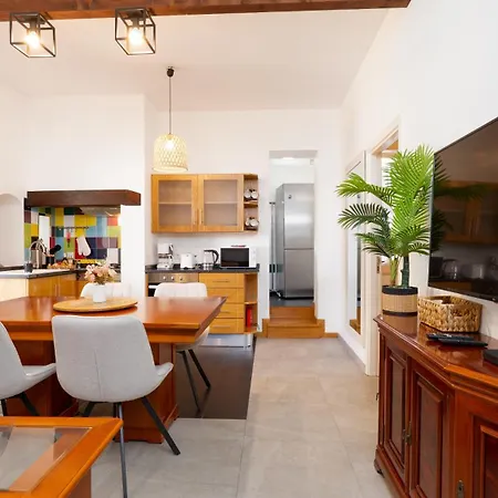 Charming Garden Oasis By Lovelystay Funchal (Madeira)